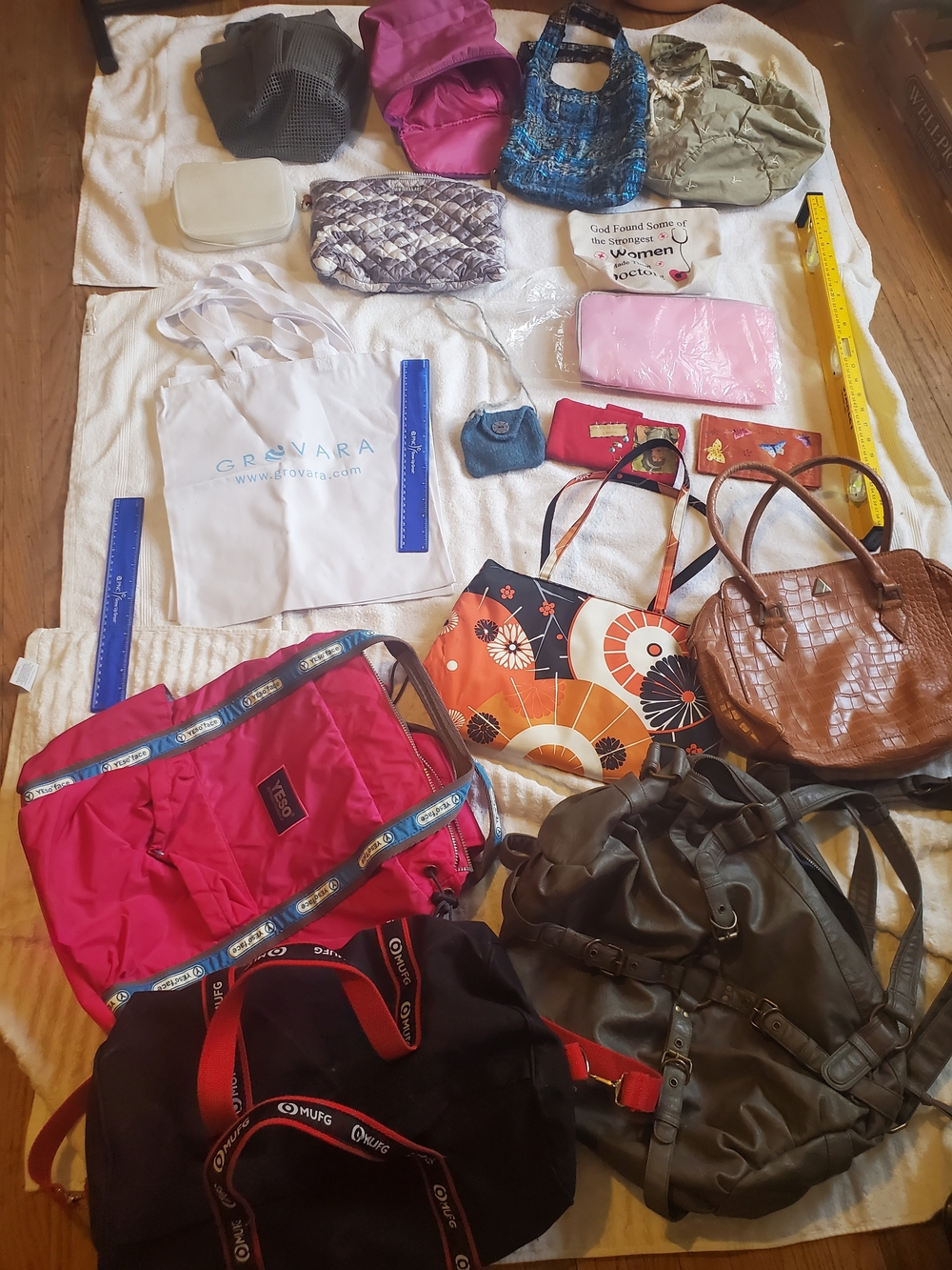 Lot Of 19 Bags and Purses 
Vtg Liz Claiborne Career Satchel in Mustard Croc-Embo